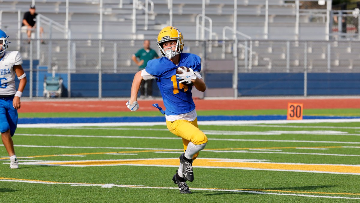 Edgar_Serrano8's tweet photo. La Habra vs La Mirada Freshman Football

@LaHabraFootball @LaHabraHS @LaMiradaHighSch @lamiradafb @ocvarsity @OCSportsZone @fjuhsd 

For all the actions shots, visit:  https://t.co/QPEgylT75F https://t.co/aFZDn4vO56