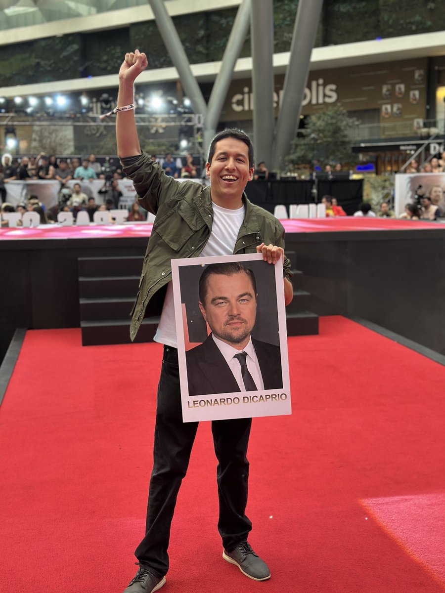 De las mejores alfombras del año! 🔥😎

#OneBattleAfterAnother #leonardodicaprio <a href="/WBPictures_Mx/">WB Pictures México</a>