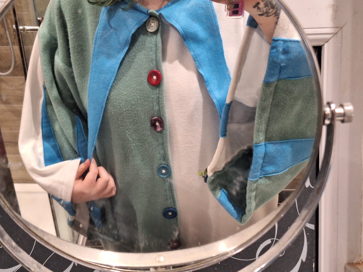 Nine_Fin_'s tweet photo. Handmade jester onesie for sale!

£200 (open to haggling)

Comment if you're interested and I'll DM you!

Sleeves and shorts are adjustable! https://t.co/1f2ZprHVsD