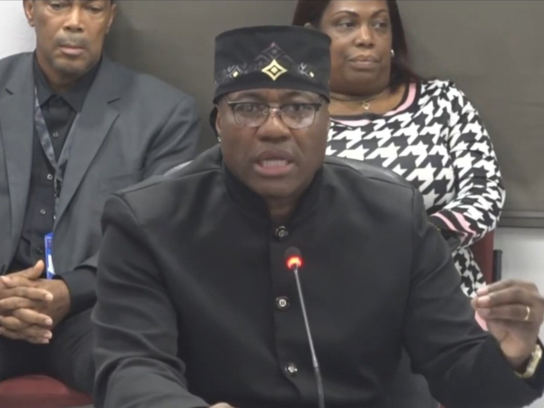 BarrowAlberto's tweet image. "...no tenemos el típico papel higiénico" señaló Ricardo Weeks, Secretario General de la SENADAP, ante la Comisión de Presupuesto de la Asamblea Nacional, durante la sustentación del presupuesto de la Secretaría Nacional de Políticas y Desarrollo para los Afropanameños.