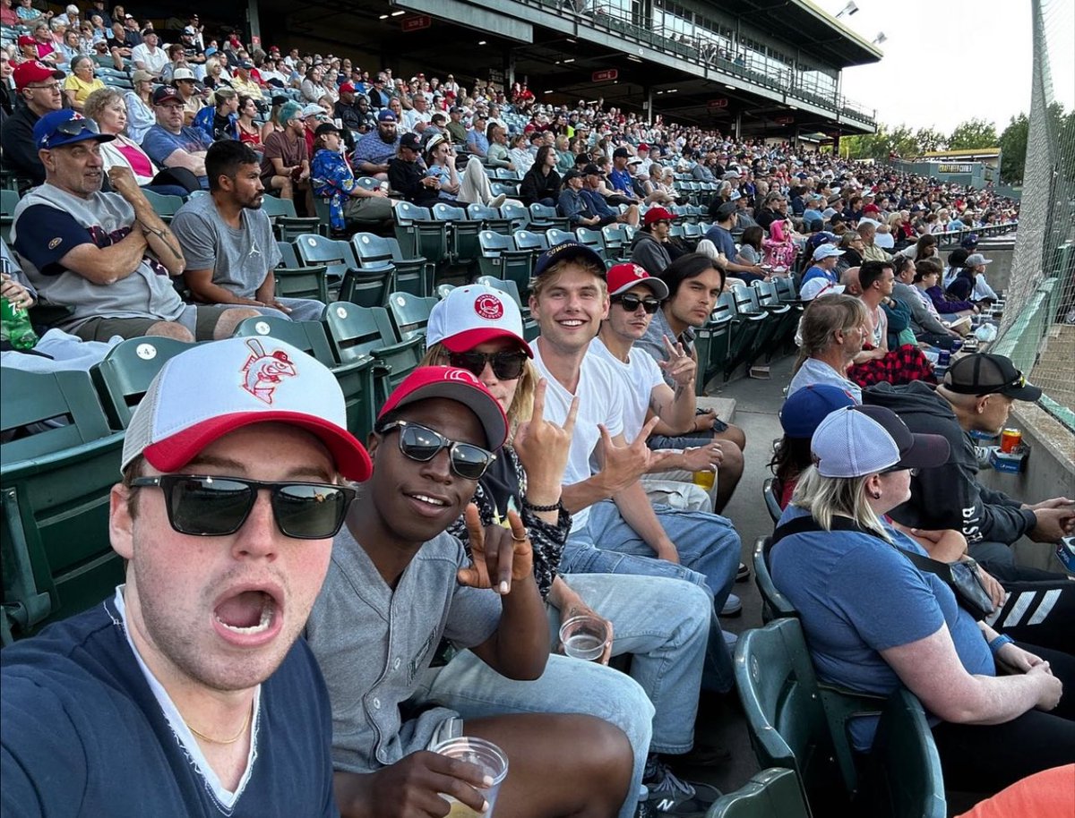 hoffmanupdates's tweet image. New photo of Cooper with his cast mates of the #TheLongWalk at a baseball game shared via actor garettwareing on IG
