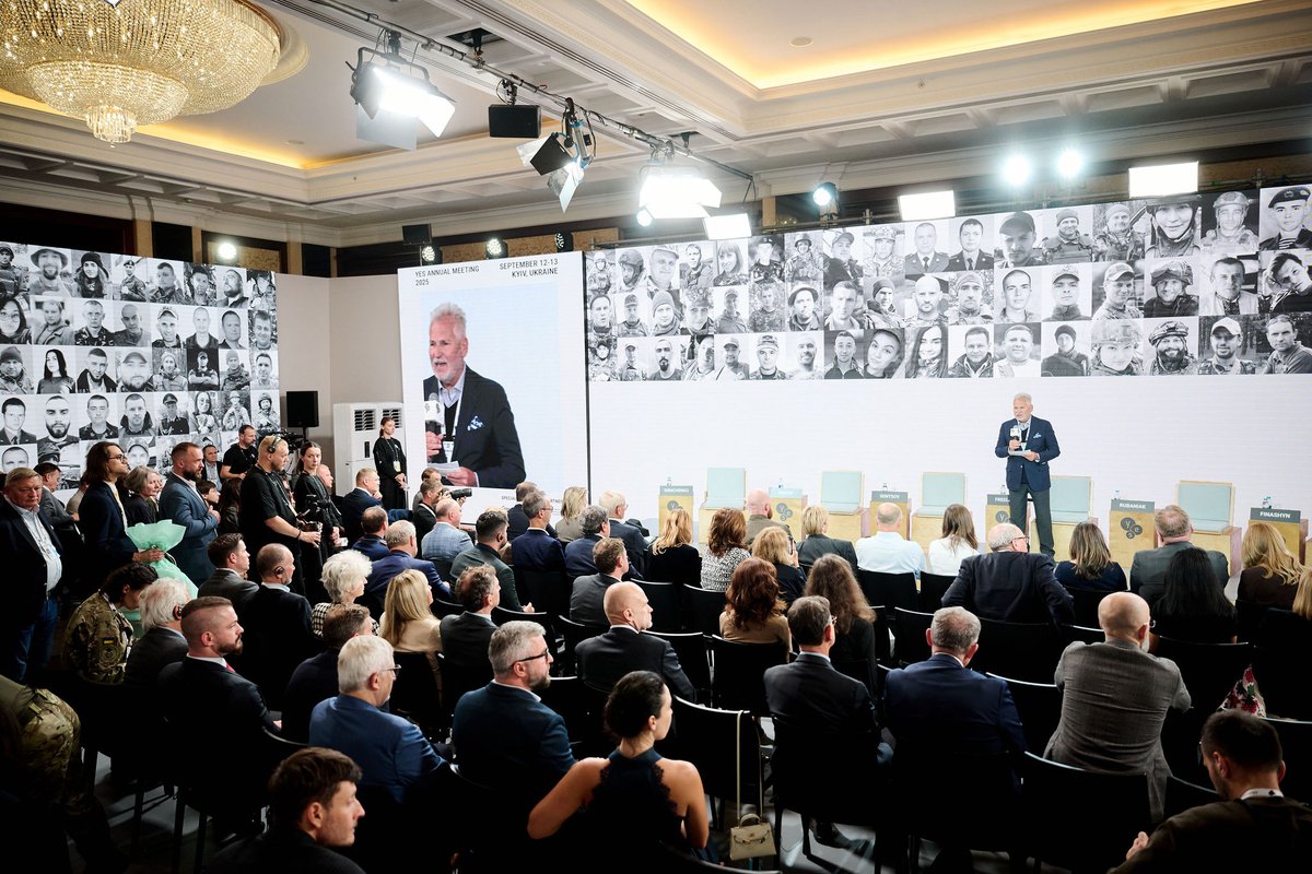 yes_ukraine's tweet image. Aleksander Kwaśniewski,President of the Republic of Poland (1995–2005); Chairman of the YES Board, in his closing remark during  #YES2025 in Kyiv, said: “We admire Ukrainian courage. No one expected you to be so brave, so organised, so determined.  We need to continue our support…