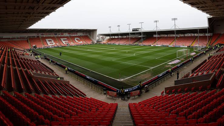 TarnUpdatez's tweet photo. A party in Blackpool tomorrow…

To those going, safe travels. Don’t forget it’s a 12:30 KO 😂.

What’s everyone’s predictions? #barnsleyfc https://t.co/H0fIn7Z98I