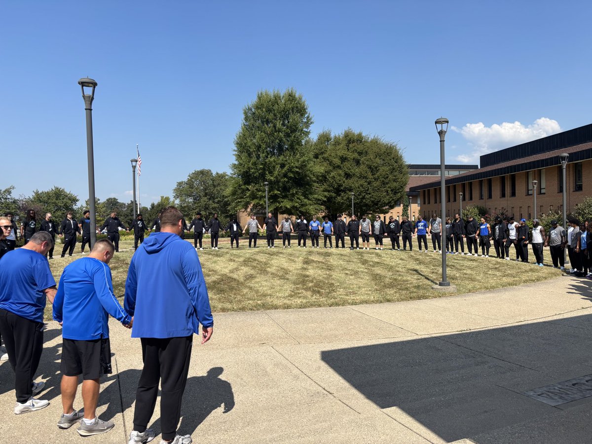 CoachNorwell's tweet image. Heading north to open conference play!! #EarnIt #STP