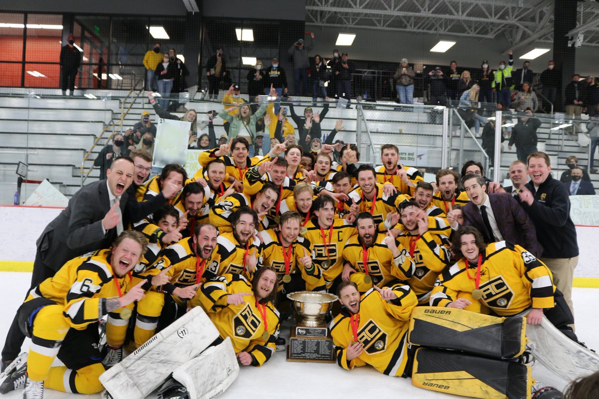 BACK TO OUR ROOTS!! ⚫️🟡

In a tribute to the ones who came before us.. the Dawgs are taking it back with our new gold uniform concept (with an added new style), representing our 2018 and 2021 national championship teams! 🏆🏆

#CommitToExcellence #W2D