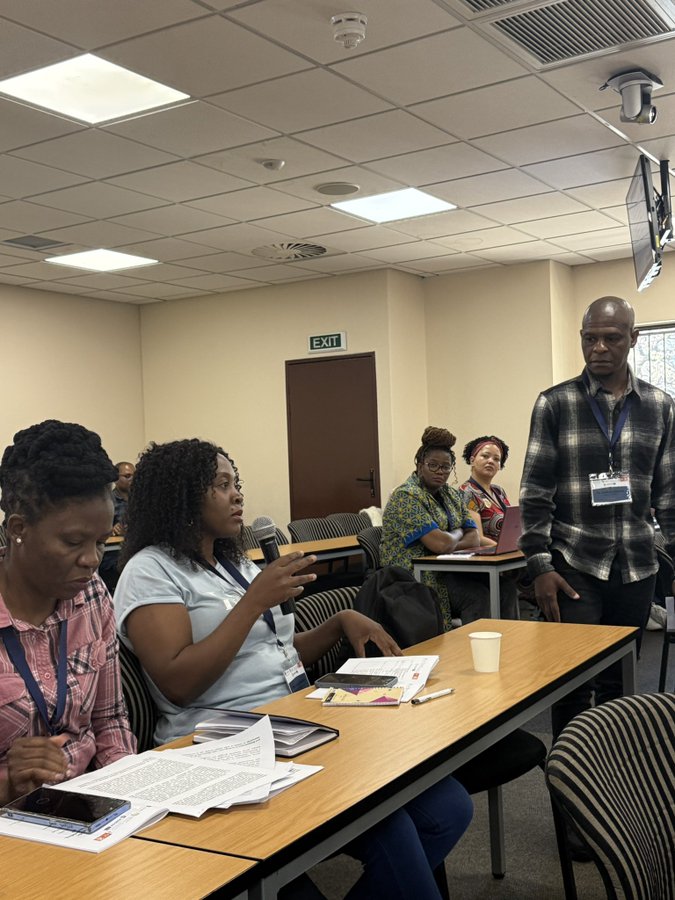SSRC_APDD's tweet photo. Day 2 of #AUSS-SA Keynote 🎤 | Prof. Cori Wielenga (APN IRG 2013 / @CMAUP) spoke on "A relational approach to peacebuilding, security and development in Africa," discussing decolonial love and its role in #peacebuilding. https://t.co/yDU4twjHPl