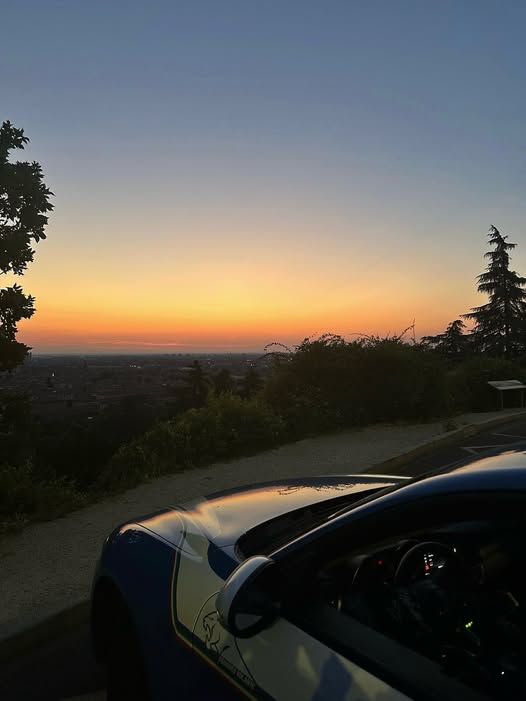 poliziadistato's tweet image. Buona serata con un bellissimo tramonto bolognese 
#essercisempre
#19settembre