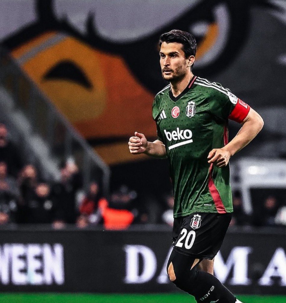 Transfere 100 milyon € harcayıp, hala Necip Uysal’ı oynatıyorsanız, siz takım kurmayı bilmiyorsanız.