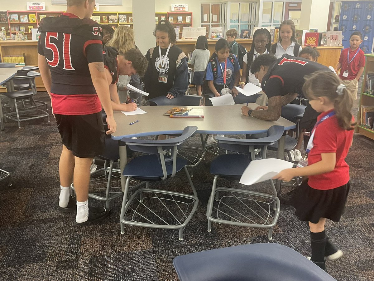 Enjoyed our visit to Peace River Elementary School this morning!! Hope to see everyone tonight in The Cove!!