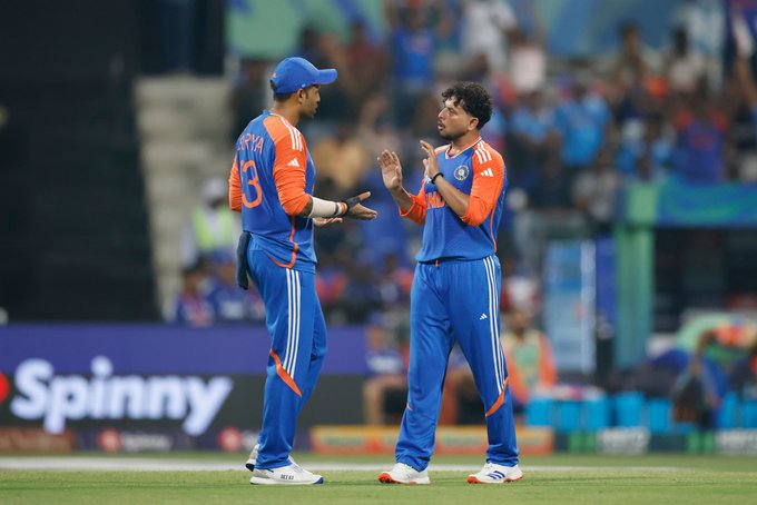 Kuldeep Yadav breaks the deadlock and Oman have lost their first wicket in the 9th over for 56 runs.