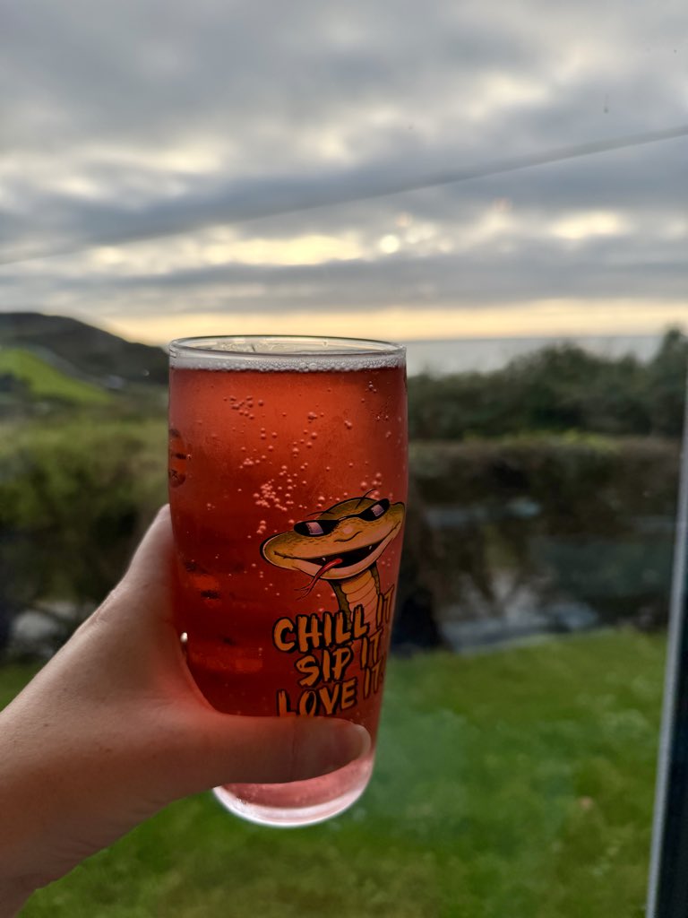 When in Cornwall… 
Happy weekend all!
#lastcampingtripoftheyear #rattler #widemouthbay #bude #thankgoditstheweekend <a href="/RattlerCyder/">Rattler Cyder® 🐍</a>