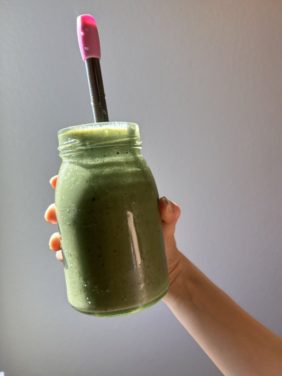 Green smoothie w a ton of ginger 🫚