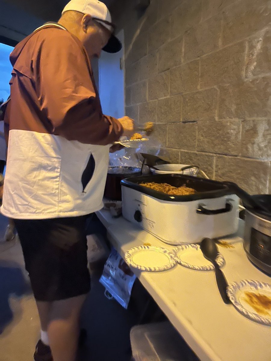 therealtoddyP17's tweet photo. The more (plates) the merrier #pastaparty #iamamachine #tweenertime https://t.co/OAl2I3Bp7l