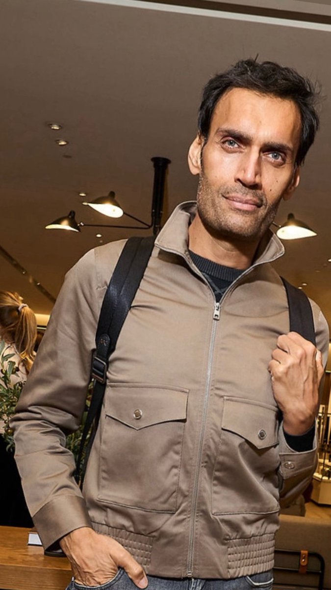 JeetendrSehdev's tweet image. Celebrating the opening of the Michael Kors Regent Street flagship during @LondonFashionWk. Incredible energy and style all around. ✨ 

#MichaelKors #LondonFashionWeek #londonfashionweek2025