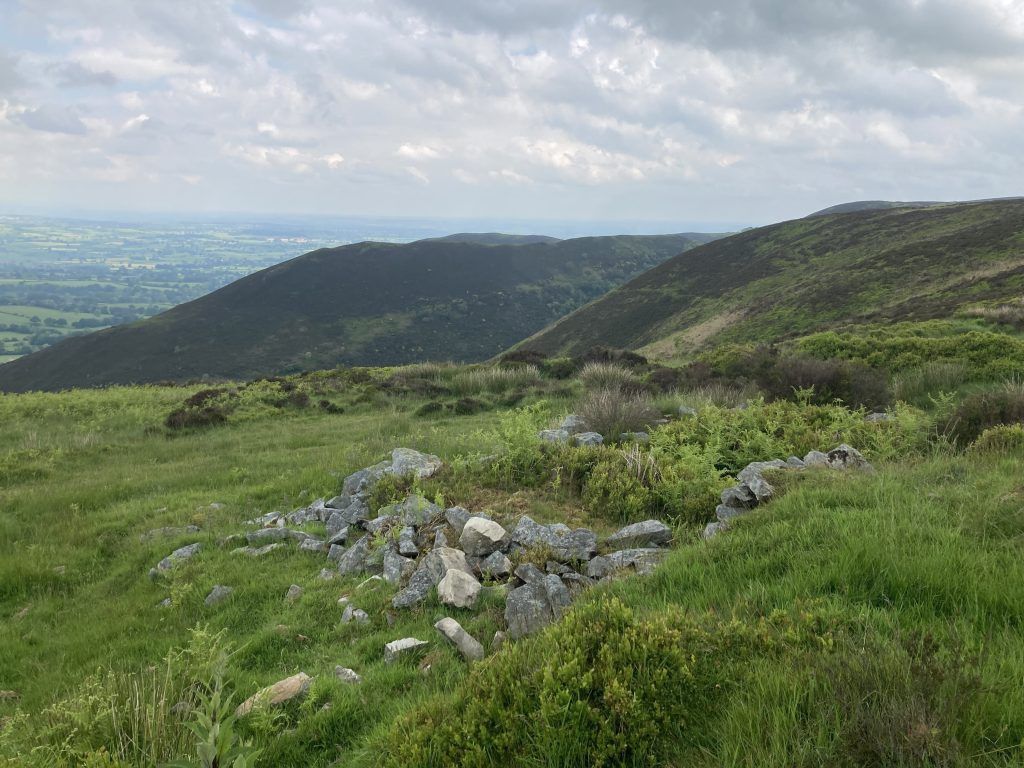 Vous aimez randonner ? Vous envisager de vous balader dans la campagne anglaise (vous devriez !), voici les quelques règles à connaître 👉  buff.ly/8FSzfcO