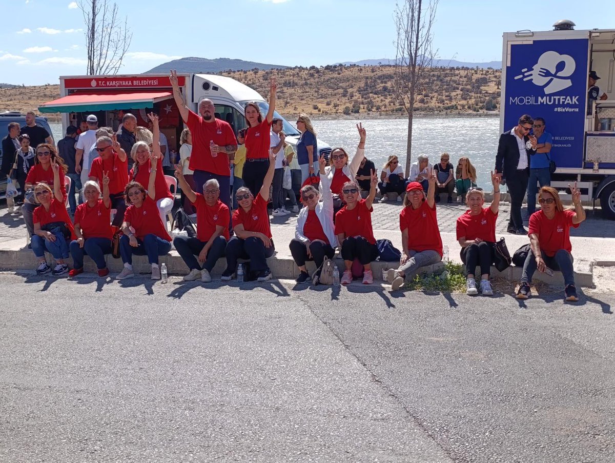 Önceki dönem İzmir büyükşehir belediye başkanımız Tunç Soyer ile İl başkanımız Şenol Aslanoğlu’nun duruşmasını belediye başkanımız Mustafa Günay ve ilçe örgütümüz ile birlikte Aliağa’dan takip ettik.