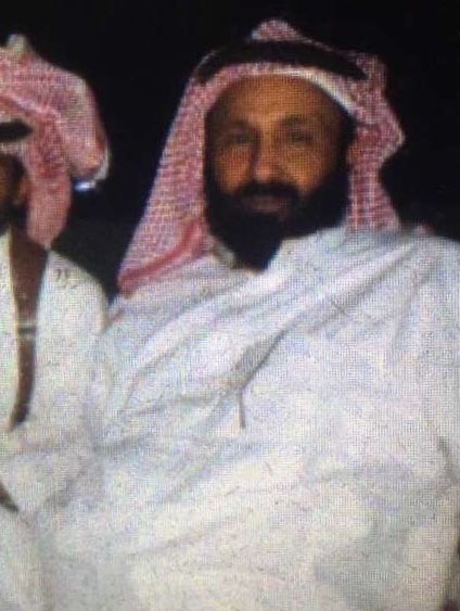 JLBAN_M's tweet photo. كل ماضقت سقت القاف سوق المطايا
اروي القاف من بحر الدرر (واتـروّى)

يالله انـك توفـقنا لحـسن (الـنوايا)
العرب ويش سوّت والزمن ويش سوّا

اقدر اقول انا واحد من احد الضحايا
واقدر اقول انا اقوى مبتلا (واتـقوّى)

لي عدو وصديق ولي عيوب ومزايا
والله الي يعرف عيال ادم (وحوّى) https://t.co/6fuWdSg9zN