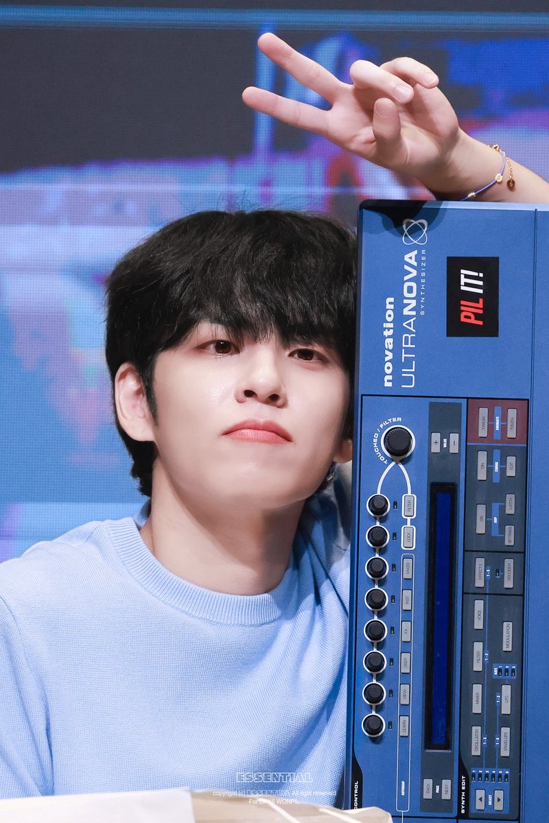 250918 후즈팬

#데이식스 #day6 #원필 #WONPIL