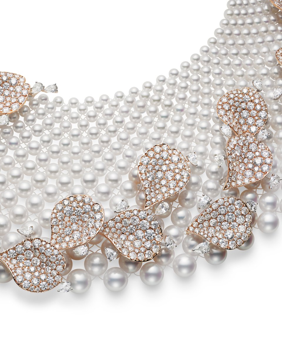 As rare as it is refined, lacework with pearls is a technique known to only a select few artisans. Intricately woven, it captures both delicacy and strength, creating jewels that appear as light as lace yet remain timeless for generations.

#MIKIMOTO