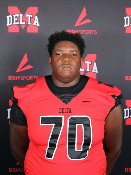 chillin662's tweet image. Condolences to the family of #MDCC football player Emanuell Cooks who has passed away after medical complications following game last night. Cooks is a native of Elba, Alabama 

Prayers for his family and teammates 

#EmanuellCooks