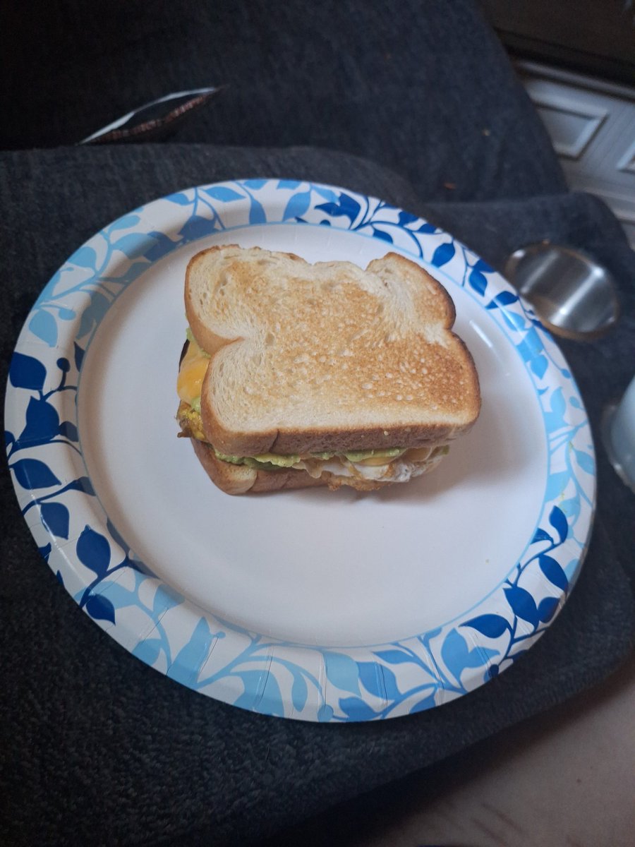 rip ouno but i just made this breakfast sandwich it looks so baller