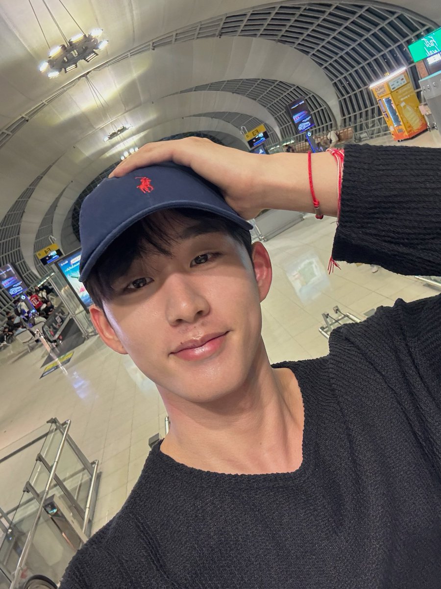 กำลังไปหาทุกคนแล้วน้า
แล้วเจอกันครับบบ 😊✨

#WilliamEst1stFMTaipei
#GMMTV 
<a href="/EstRvp/">est_rvp</a>