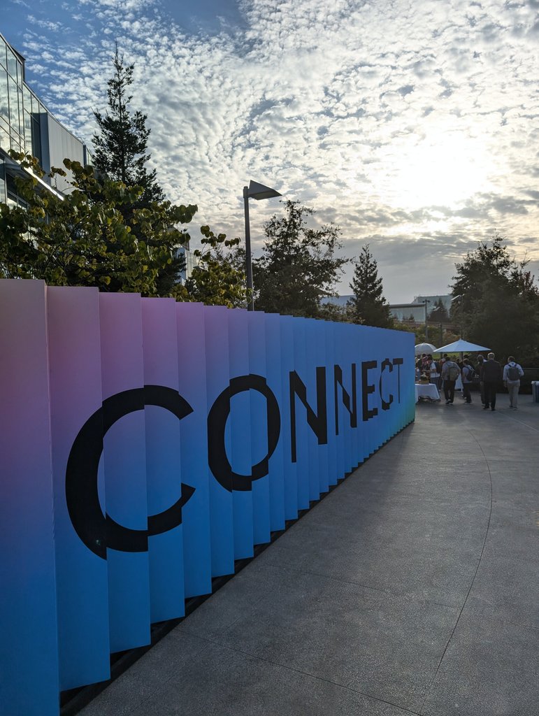 I've been sitting here for like 30 mins trying to figure out which picture best encompasses this experience and all the wonderful people I met... This was a once in a lifetime moment and I will never forget it! Truly feeling blessed! Thank you to meta for the invitation and thank