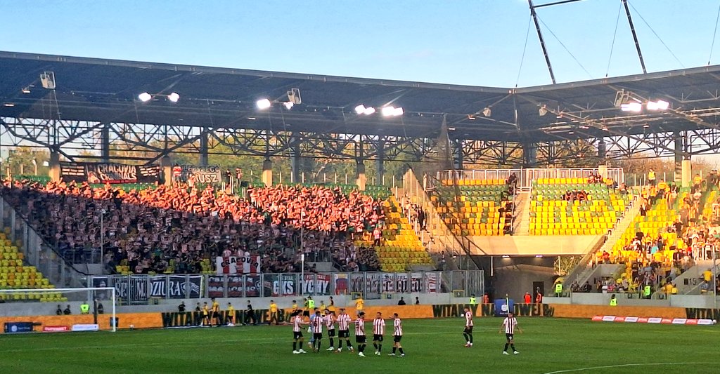 Futbolowamama's tweet photo. Piątek z Trójkolorowymi ⚽️ w @miasto_katowice 💛💚🖤
⛳️ @_Ekstraklasa_
📅 19.09.2025
⏰️ 18:00
🥅 @_GKSKatowice_ 🆚️ @KSCracoviaSA
⚽️ 0️⃣🔁3️⃣    [0️⃣🔁2️⃣]
Feat: @SzpilNa ❤️
#GieKSaTwitter #groundhopping
#meczyk #Macron #football
#Ekstraklasa #Superbet  #zondacrypto #kibice https://t.co/iuQwJ1YRvB