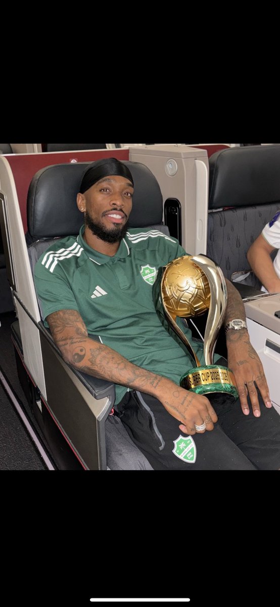 ولا ننسى الخال هذا مع انه توعد الهلال