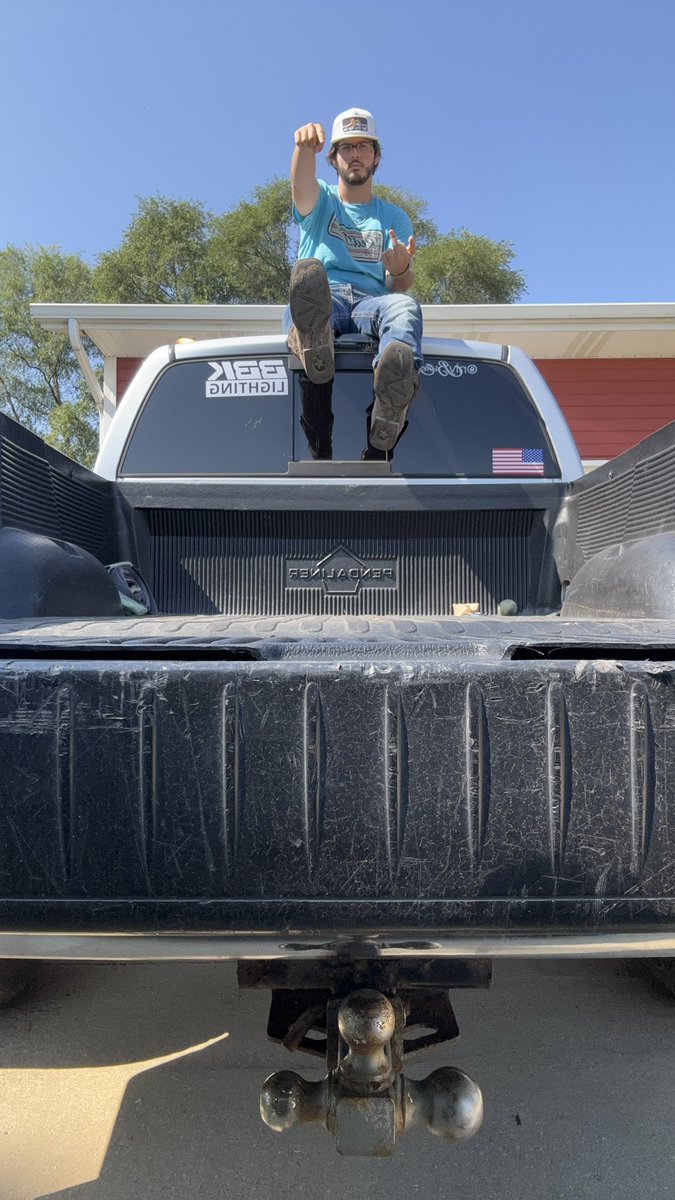 it’s FAG tax friday so let this alpha see them sends show your worth and prove to this alpha you want him #cashmaster #footworship #findom #cashslave #footslave