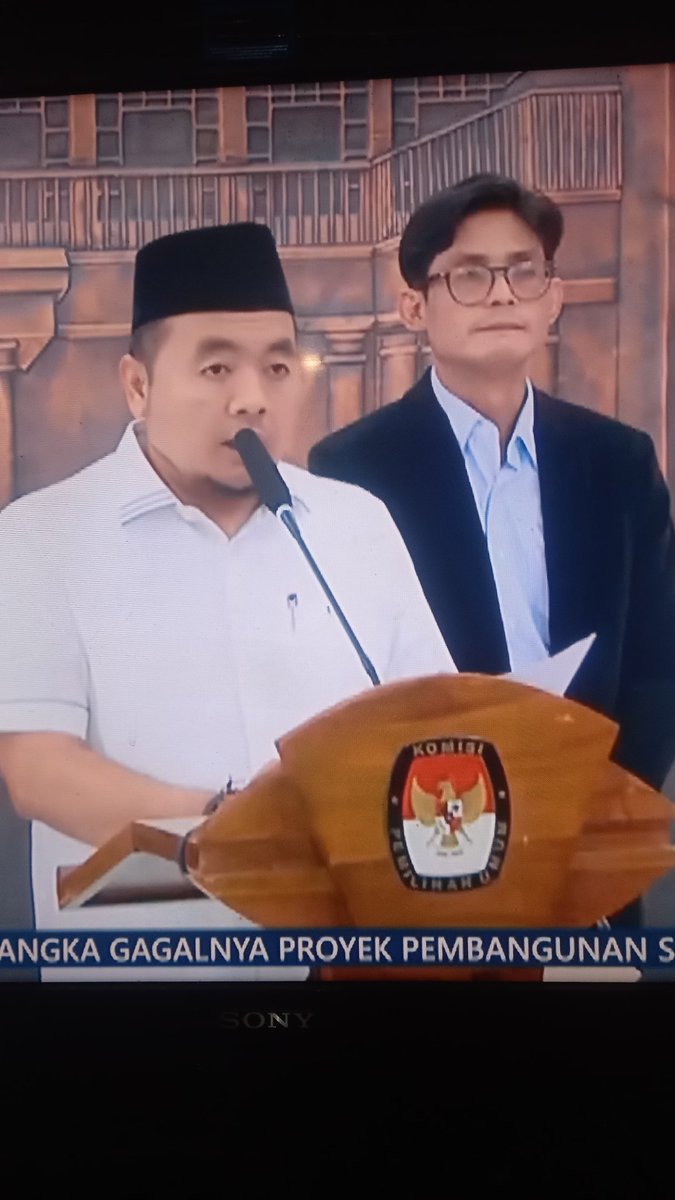 Baiknya Ketua KPU ini DIPECAT SEGERA. Sekarang saja gelagatnya sudah jelek.