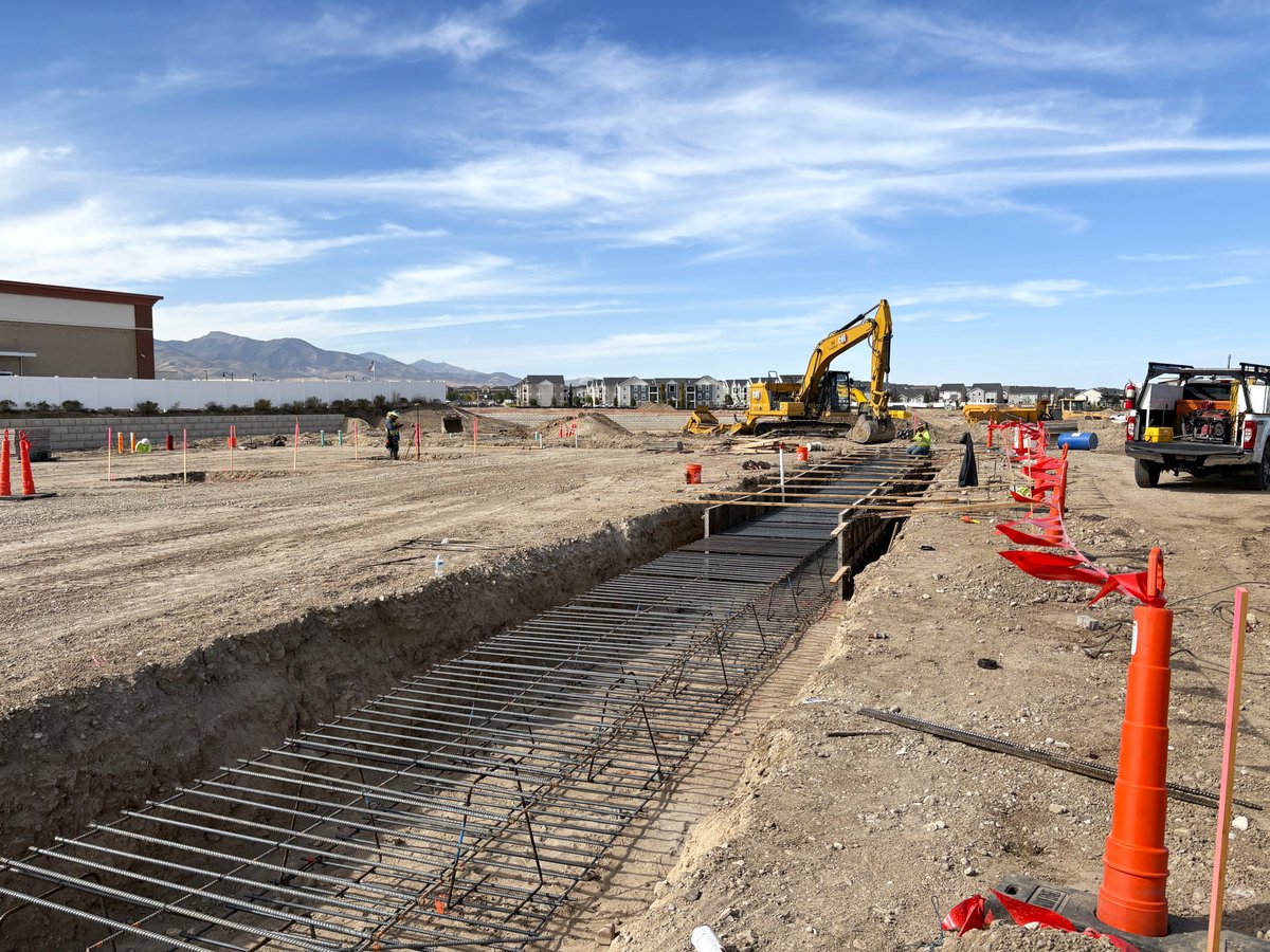 RobCon_Co's tweet image. Footings going in at The Commons at Herriman 

✔️ Excavation complete
✔️ Forms are up
🎯 First concrete pour coming Tuesday!

Big things ahead for this Utah build 💪

#TheCommonsAtHerriman #TeamRobcon #UtahConstruction #ProjectUpdate #RobinsonConstruction