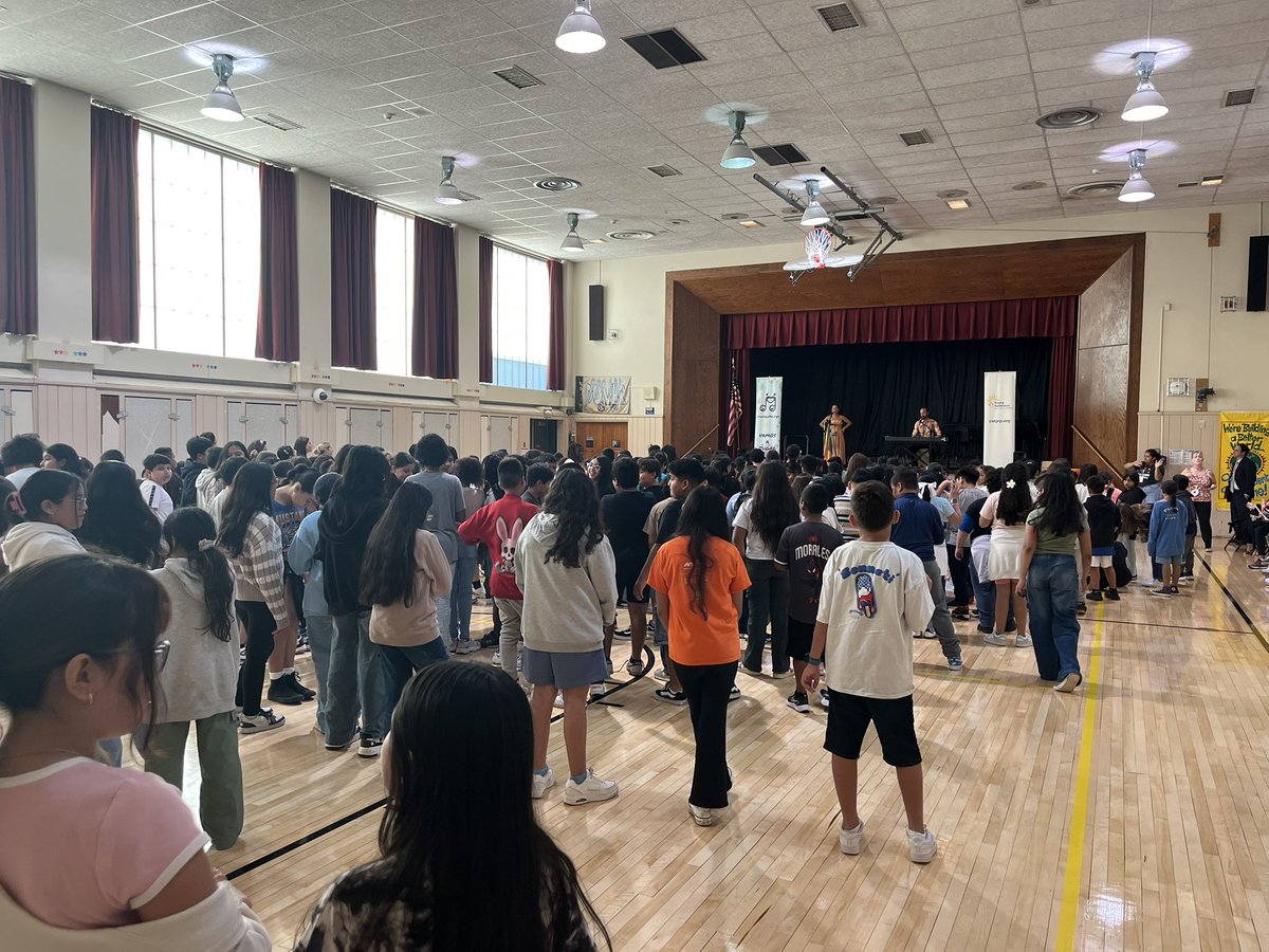 🎭🎶 <a href="/north_dover/">North Dover Elementary School</a> had a blast with a bilingual musical assembly by Young Audiences! The performance was fun, engaging, and aligned with PBIS values. Huge thanks to @YoungAudiences for inspiring our SS and staff through the arts! 👏🌟 #ArtsEd #BilingualAssembly #MissionImpossible