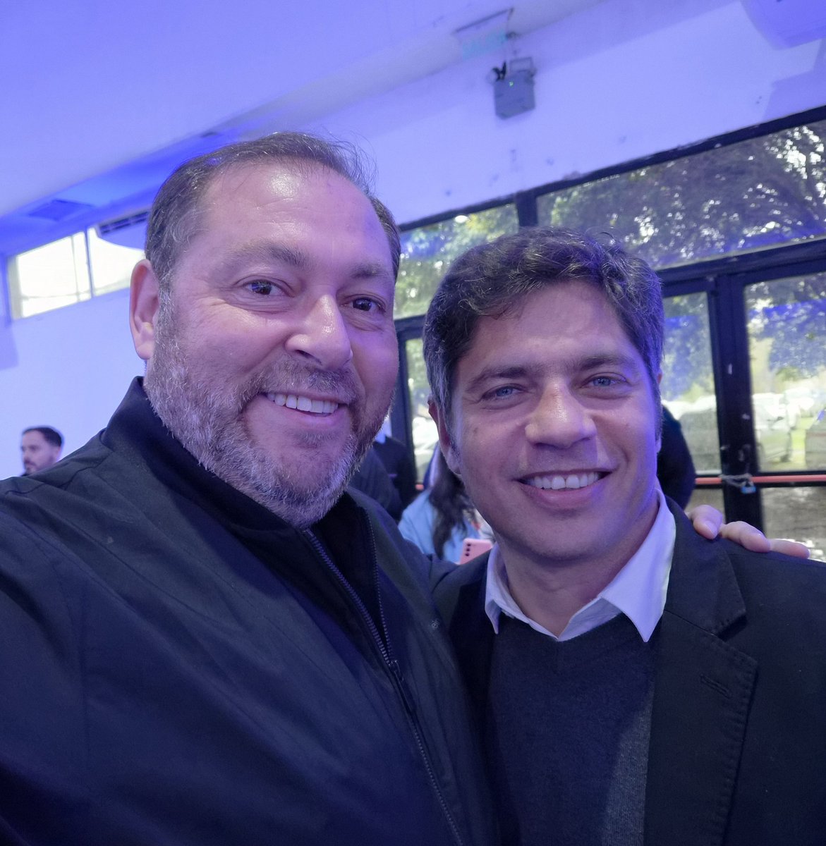 En Ensenada con <a href="/Kicillofok/">Axel Kicillof</a> y los compañeros de toda la provincia de Buenos Aires, en el encuentro previo a la campaña por las elecciones del 26 de Octubre.

#FuerzaPatria 
#ParaFrenarAMilei