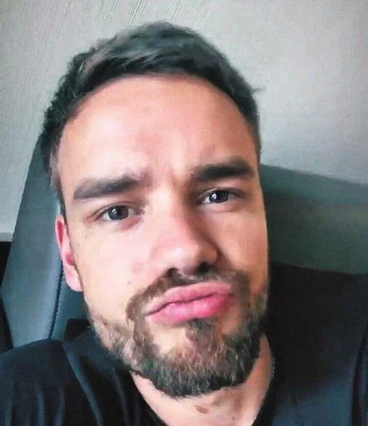 منی که می‌دونم صدای این آقا خوشگله توی آهنگ جدید زینه ولی نمیتونم ثابت کنم : 

پسرای خوشگل من 
#BreakFreeZayn