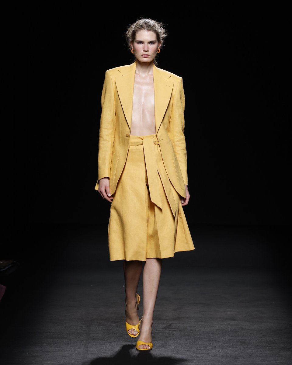 ✨ <a href="/barolucasbl/">Baro Lucas</a> presenta 'Tempus Fugit', su segunda propuesta en #MBFWMadrid para la primavera-verano 2026.

Una colección que evoca la memoria de veranos perfectos y despreocupados, convertidos en una oda a la libertad estética y a la belleza de lo sencillo.