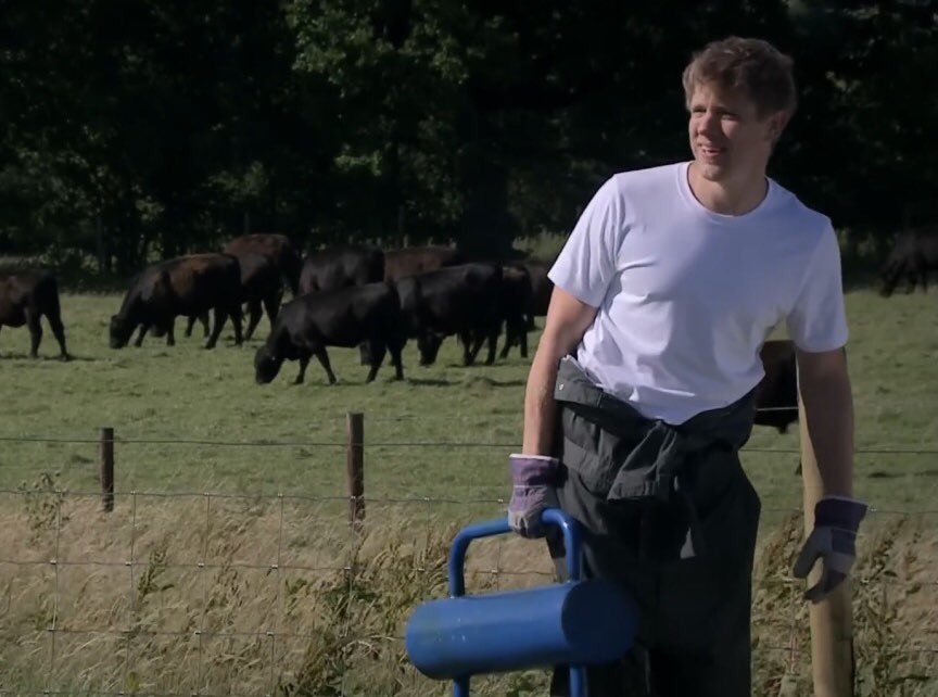 Maybe he could go back to farming now🤗😍 #frecklesFriday #RobertSugden #Robron