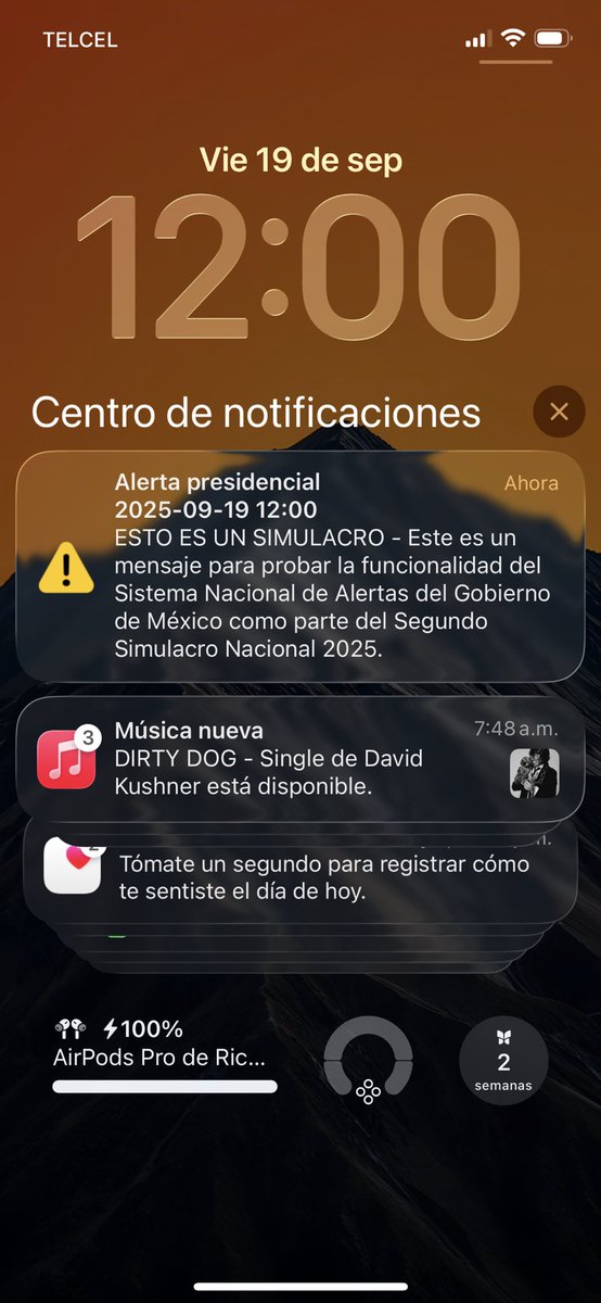 😭😭😭😭😭Perro susto me acabo de llevar con el simulacro 😭😭😭😭