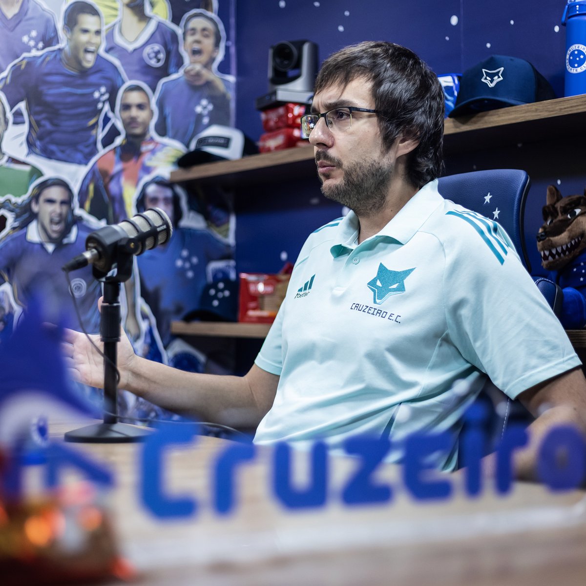 Cruzeiro's tweet photo. Fim de mais um episódio do 𝐂𝐫𝐮𝐳𝐞𝐢𝐫𝐨 𝐂𝐚𝐬𝐭! Confira todo o bate-papo com o Joaquim Pinto na TV Cruzeiro! 🦊

📺 https://t.co/hZXGmkzmZh

📸 @ggaleixo https://t.co/vezwvVzQWk