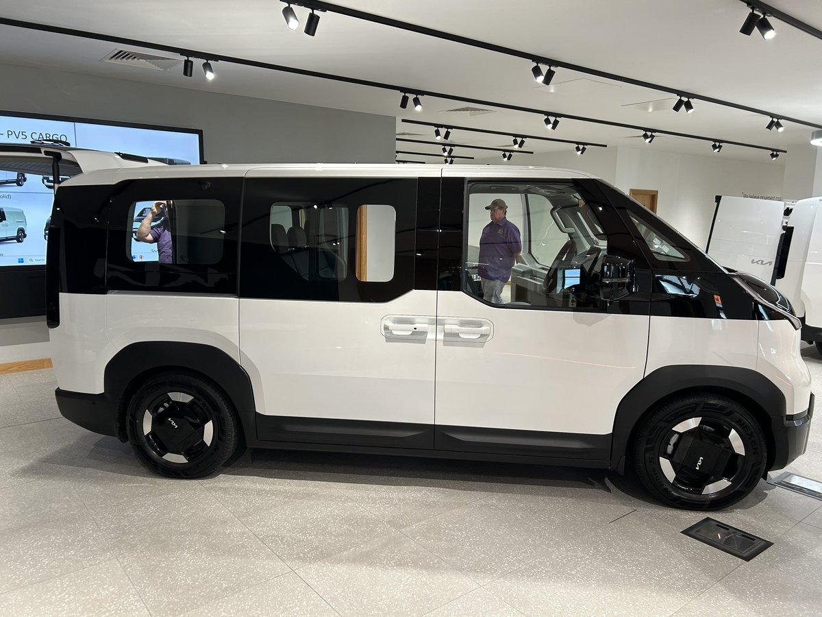 tools_out's tweet image. Last Thursday, Checking out the new Kia PV5 cargo and Passenger EV’s, Thanks @KiaUK
