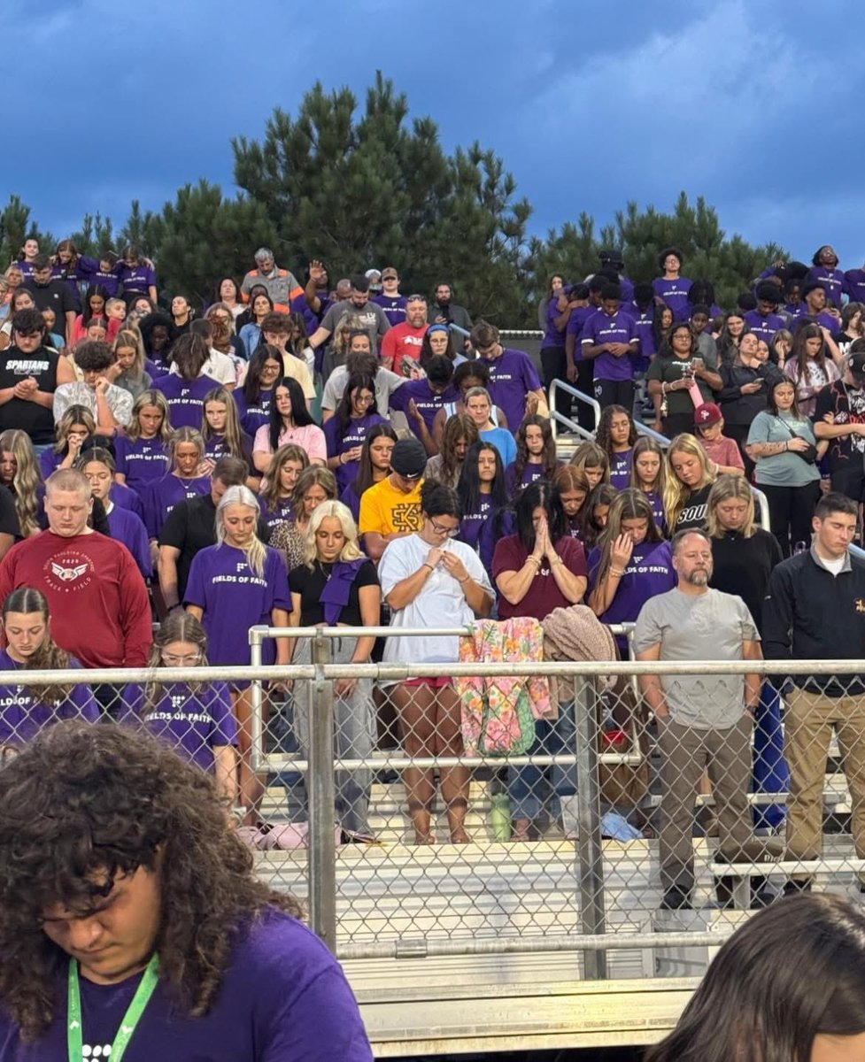 JasonJCathey's tweet photo. Our Fields of Faith at Hiram High School was an amazing move of God! Special thanks to all who came out to support our FCA student leaders! #FCAGLORY https://t.co/dWcjPSnFd8