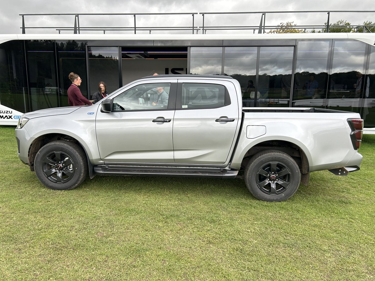 tools_out's tweet image. Great day Yesterday, trying out the new E D-Max , Many thanks @Isuzuuk 👍