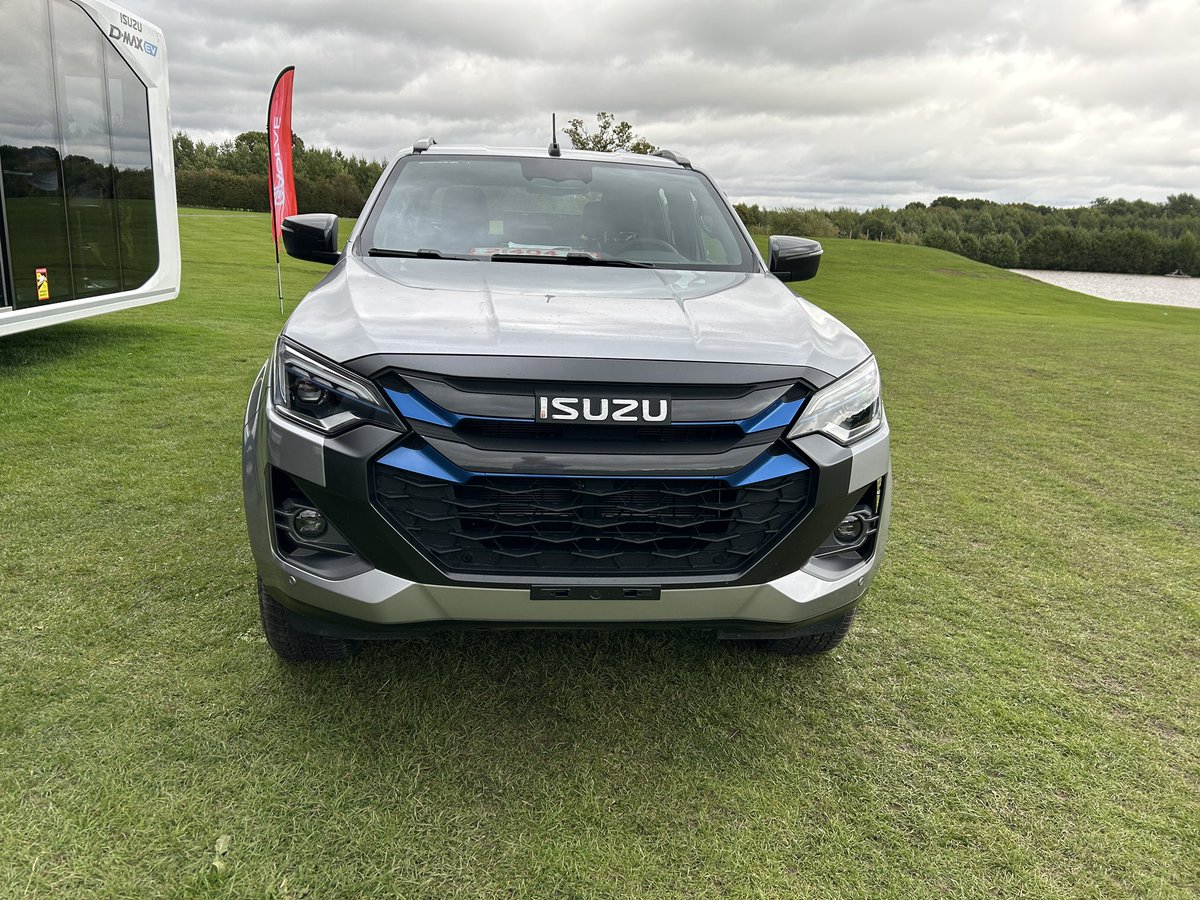 tools_out's tweet image. Great day Yesterday, trying out the new E D-Max , Many thanks @Isuzuuk 👍