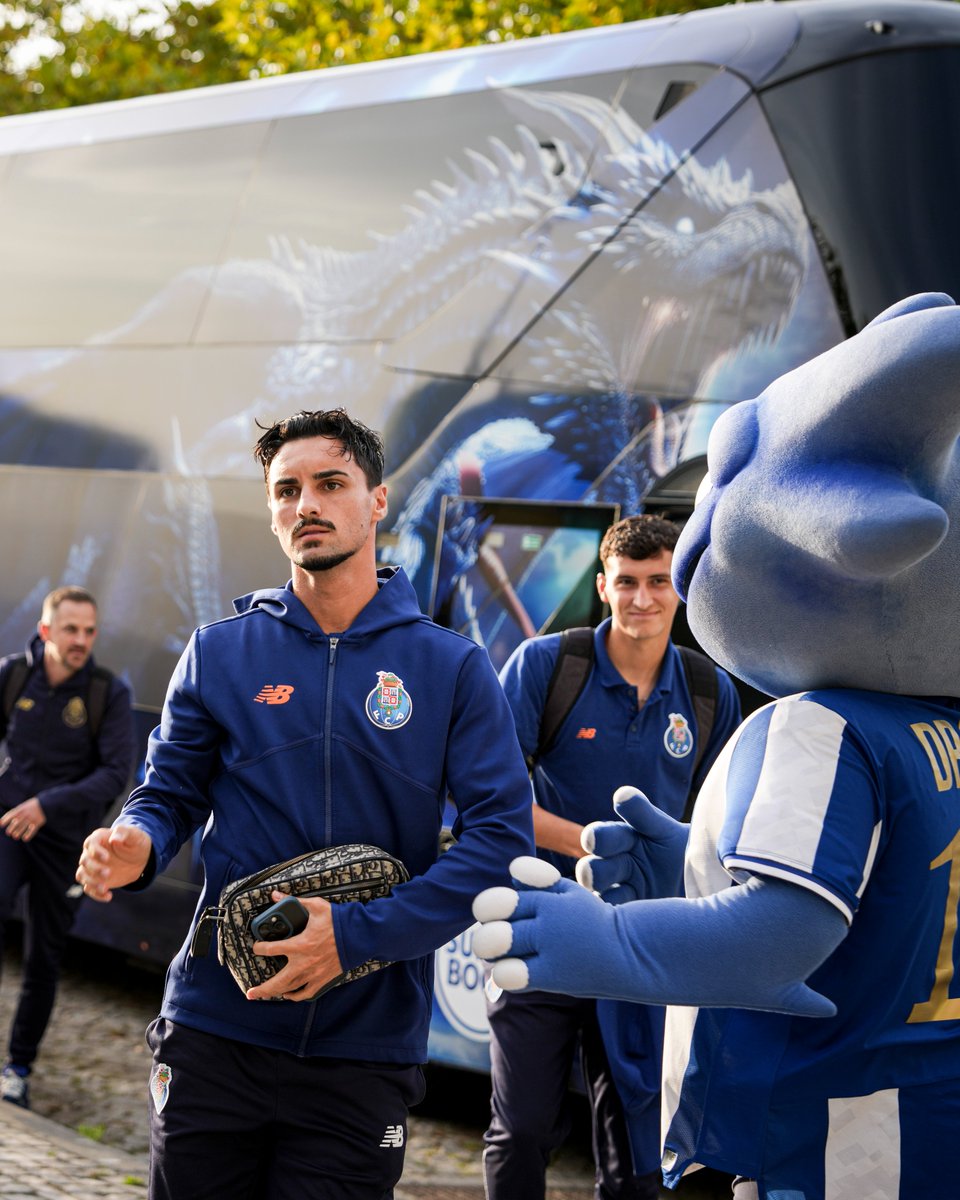 FCPorto's tweet image. A chegada dos nossos Dragões 🐉

#RAFC #SeguimosJuntos