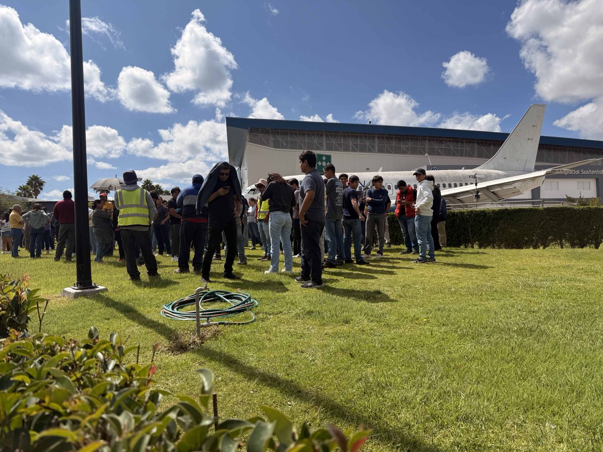 La UNAQ se sumó al Segundo #SimulacroNacional 2025. 📢 Con la participación de nuestra comunidad universitaria reforzamos la cultura de la prevención y la importancia de estar preparados ante una situación de emergencia. 🫡💙✈️