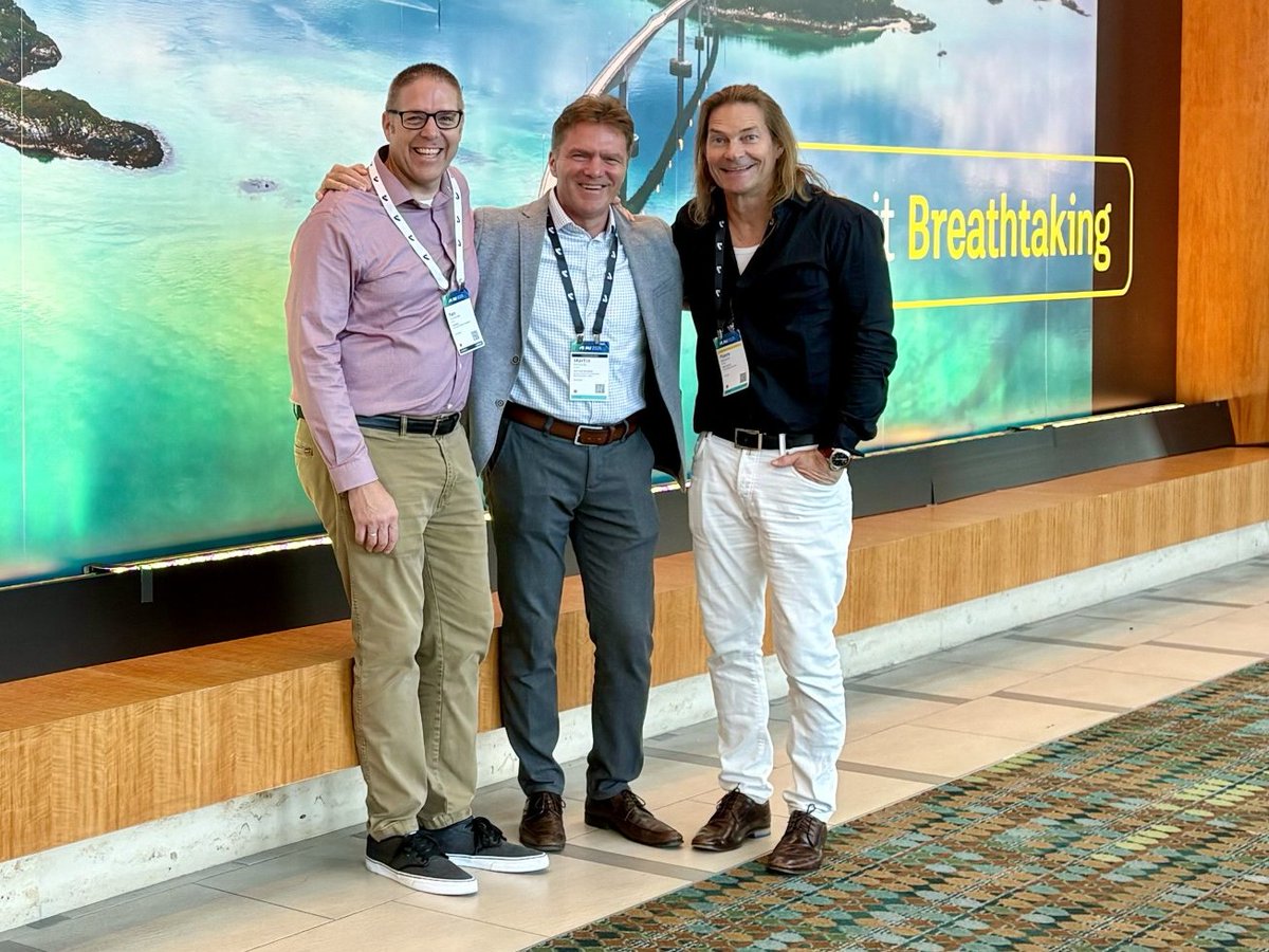 TechSoft3D's tweet image. We're sad to say goodbye to @autodesku 2025! It's been an inspiring week of conversations, new connections, and reunions with old friends. Until next time 🫡
#AU2025