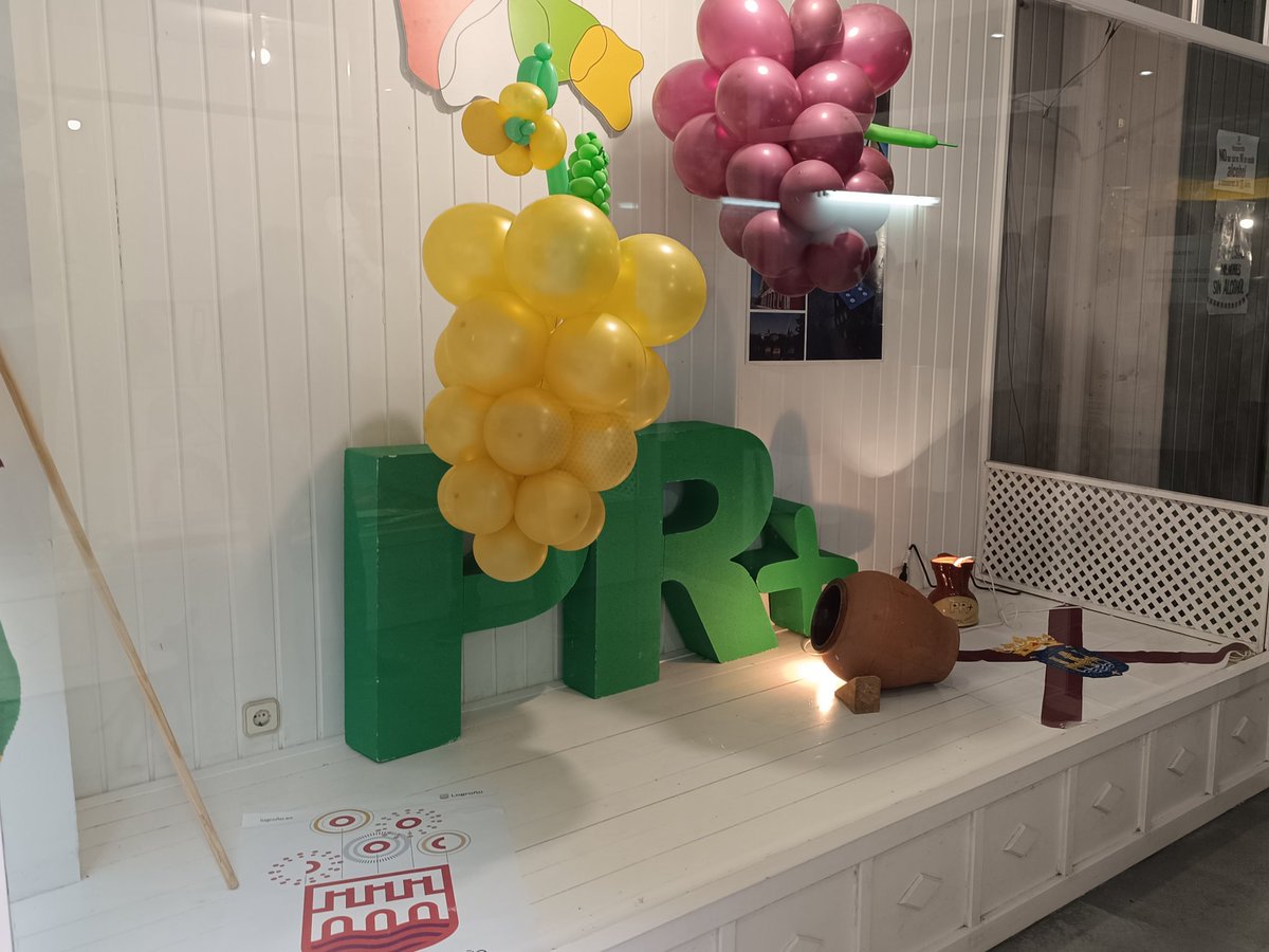 Abrimos nuestro Chamizo 2025 en Ciriaco Garrido 1 con el deseo de nuestro edil <a href="/rubenantonanzas/">Rubén Antoñanzas</a> de poder vivir "San Mateo con respeto, tolerancia y alegría y a brindar con el primer mosto del año por Logroño, por La Rioja y por las fiestas de la vendimia riojana”.