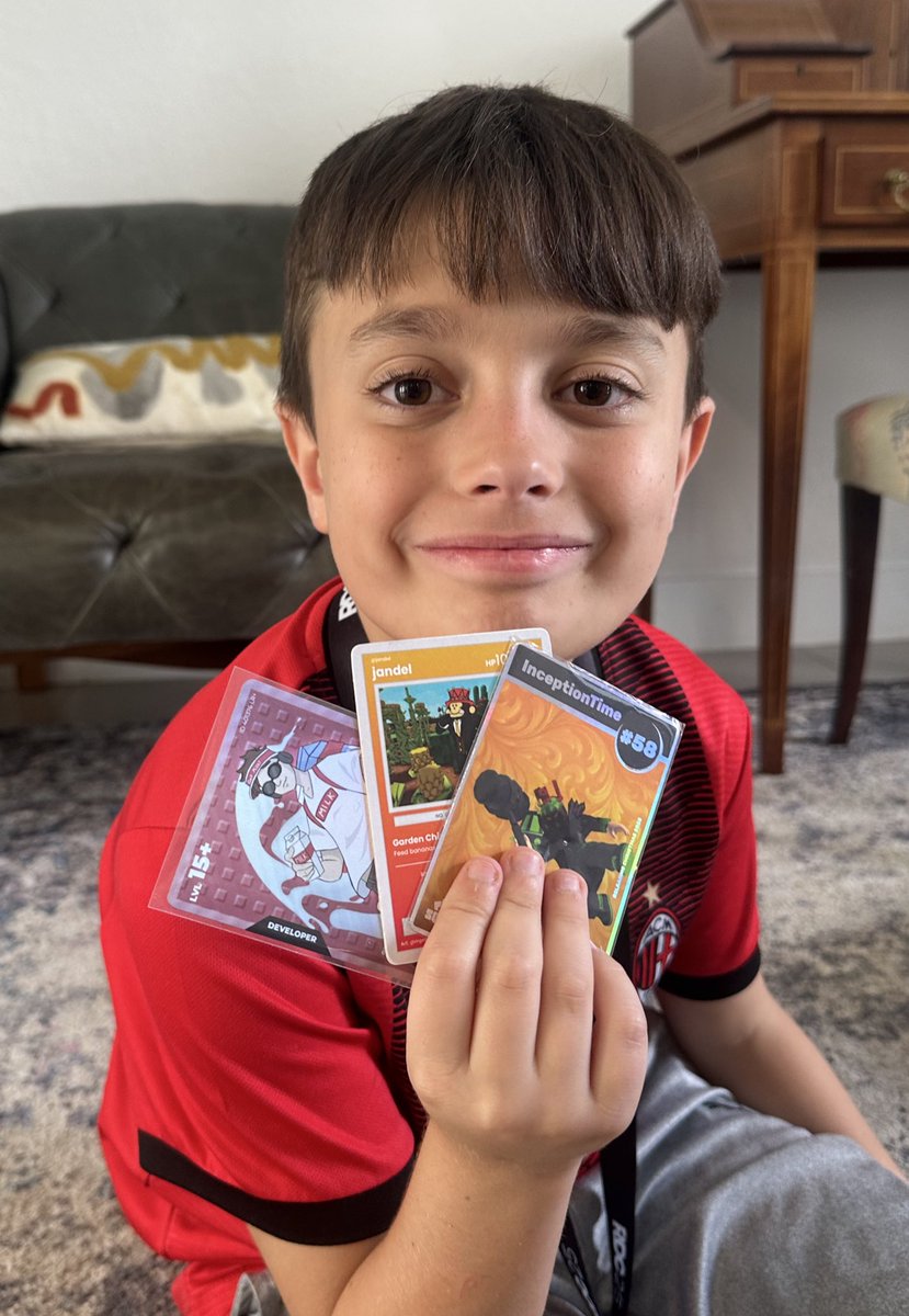 Bet you guys don’t know who these people are 😏