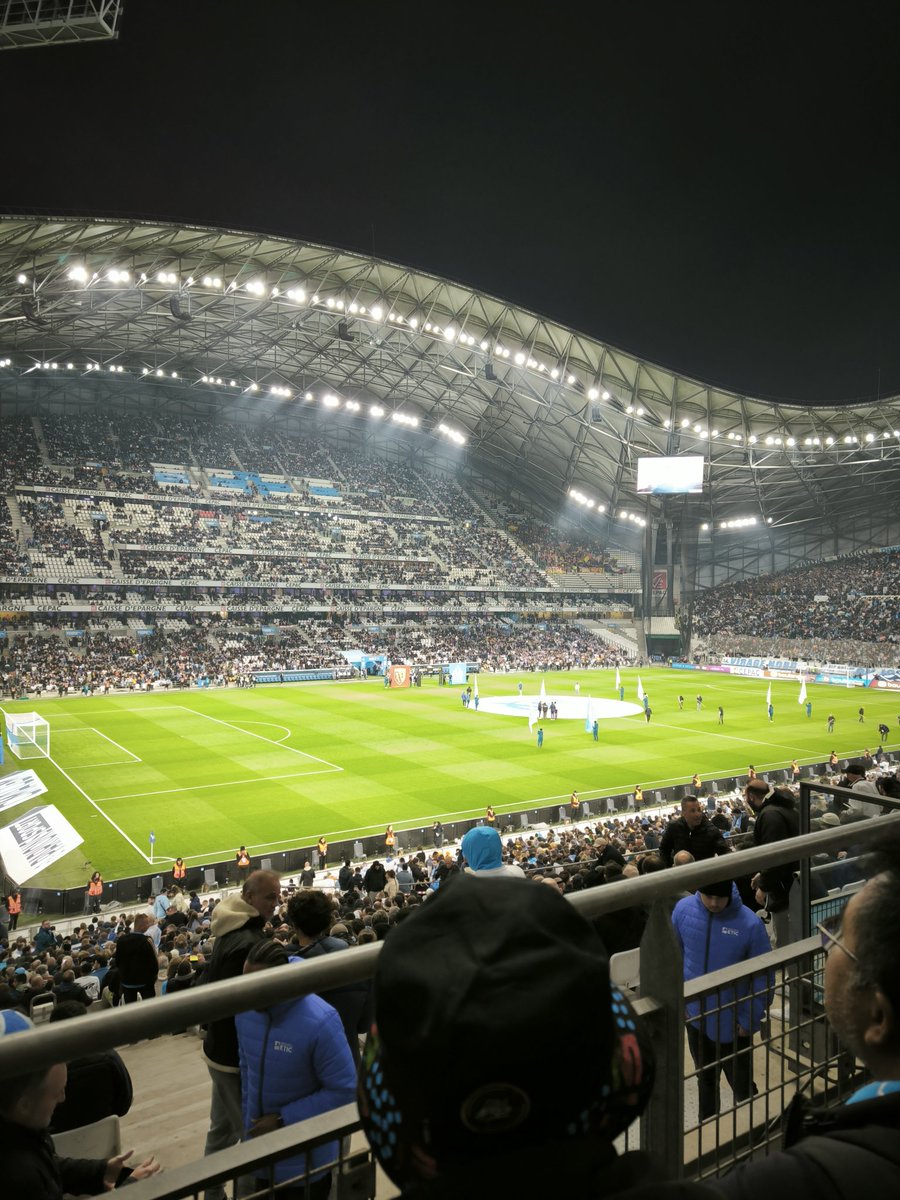 Guilhem_Passet's tweet photo. Bonjour a tous ! On est 2 collègues abonnés qui pouvons pas aller au stade dimanche, on vend nos places donc 2 places côte à côte en ganay travée A bien placé. Moins cher que la billetterie. 
Par PayPal/Lydia/Wero. 
Hésitez pas a MP
#TeamOm
#OMPSG
@biloEntraide https://t.co/g63RcreDvq