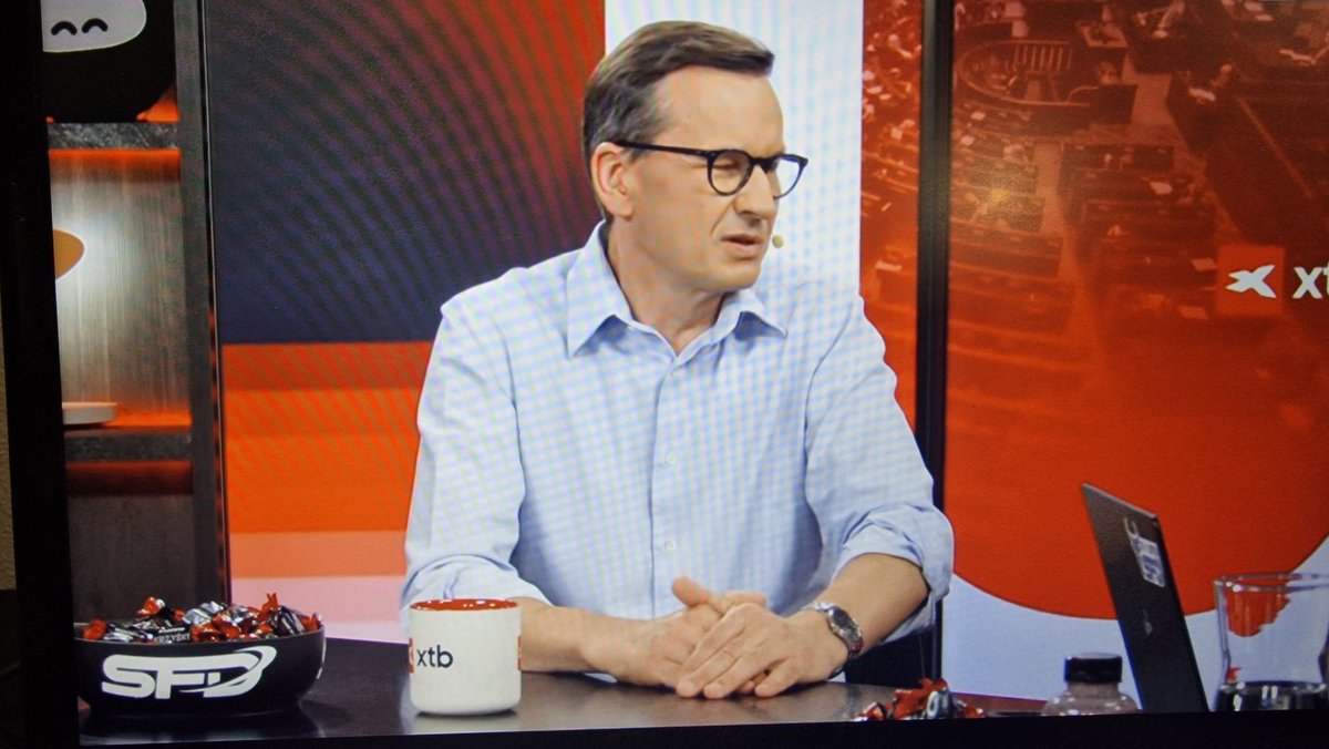 🚜 <a href="/MorawieckiM/">Mateusz Morawiecki</a> zaorał Trzaskowskiego 🚜
"Rafał Trzaskowski zaczął projekt prohibicji w Warszawie i nie potrafił go skończyć, więc niech mnie nie uczy jak się robi wielkie projekty" 🇵🇱👏🏻